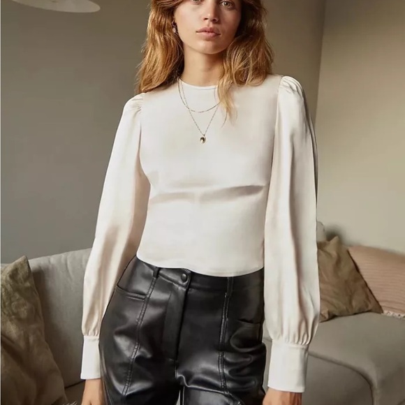 Cream Backless Bishop Sleeve Blouse - Picture 2 of 4